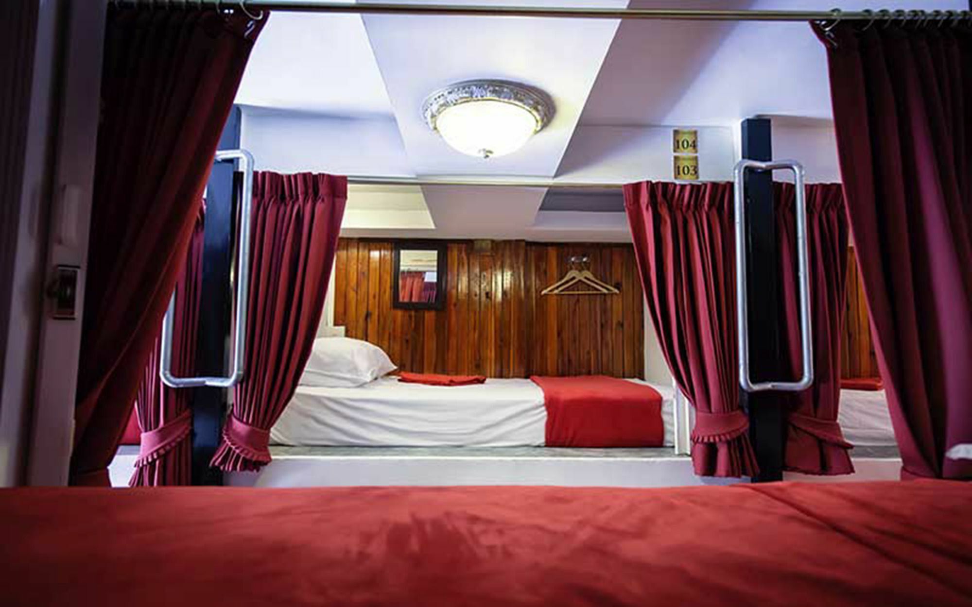 Haad Rin Beach Luxury Hostel Bagian luar foto