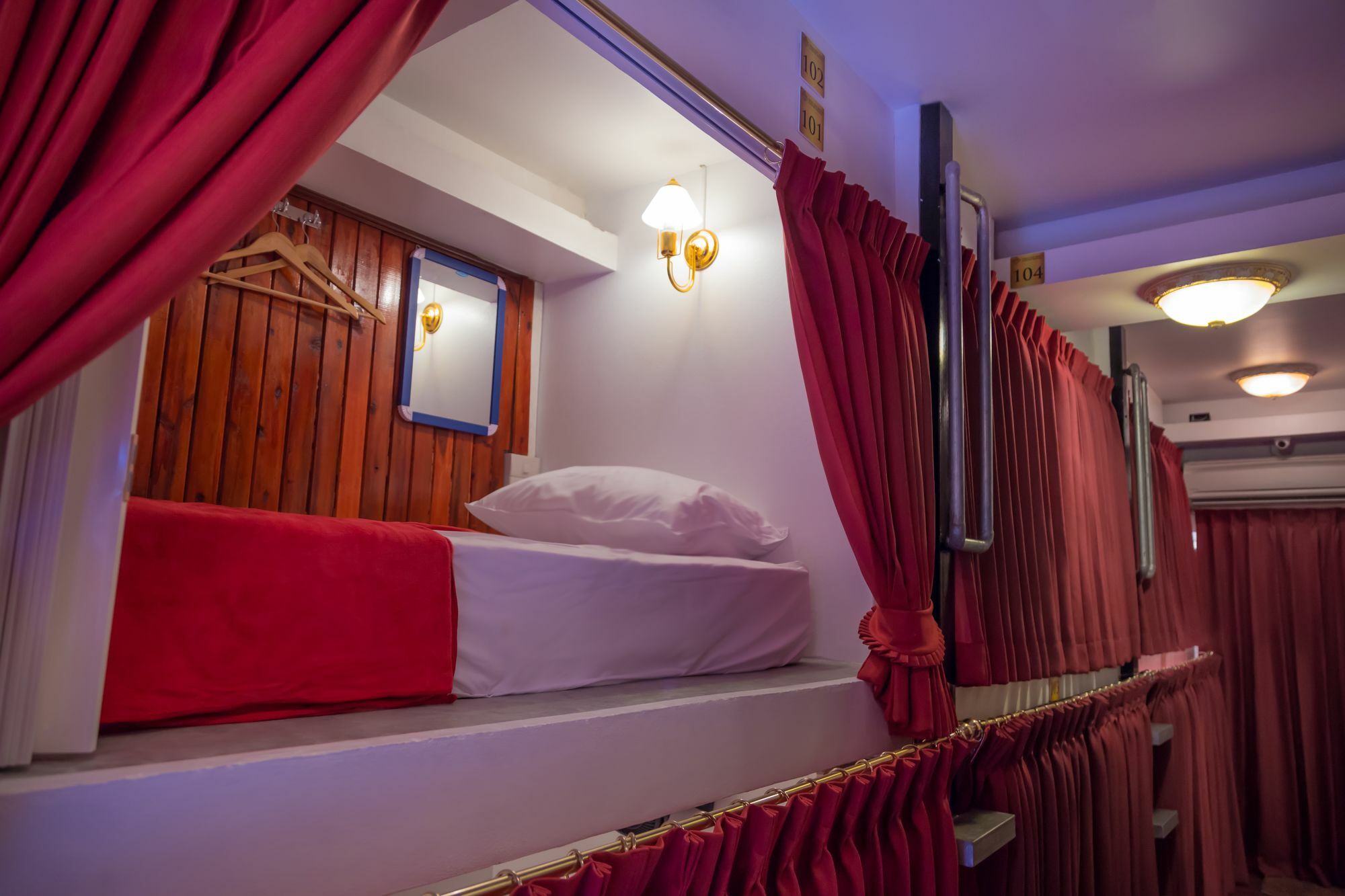 Haad Rin Beach Luxury Hostel Bagian luar foto